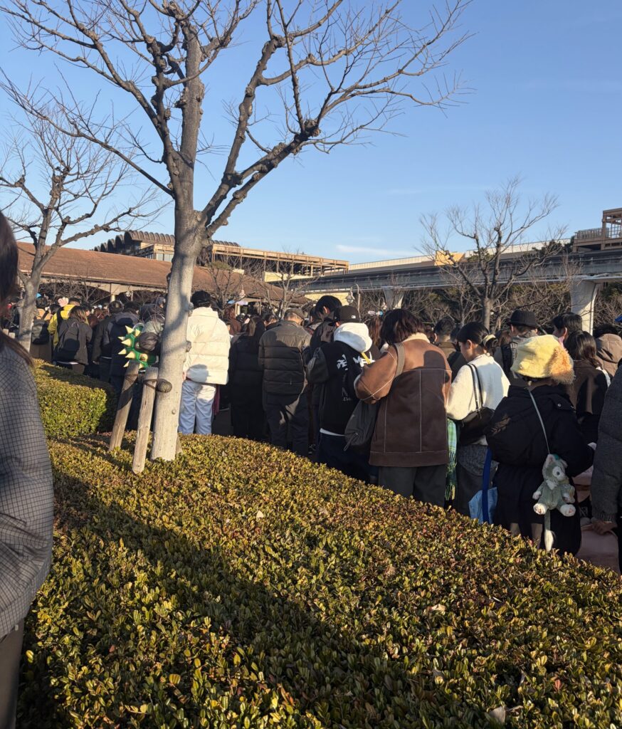 7時台に並んでもすでにたくさんの人たち