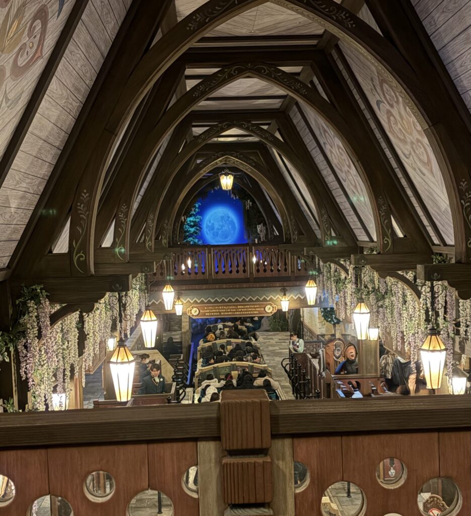 アナとエルサのフローズンジャーニー乗り場