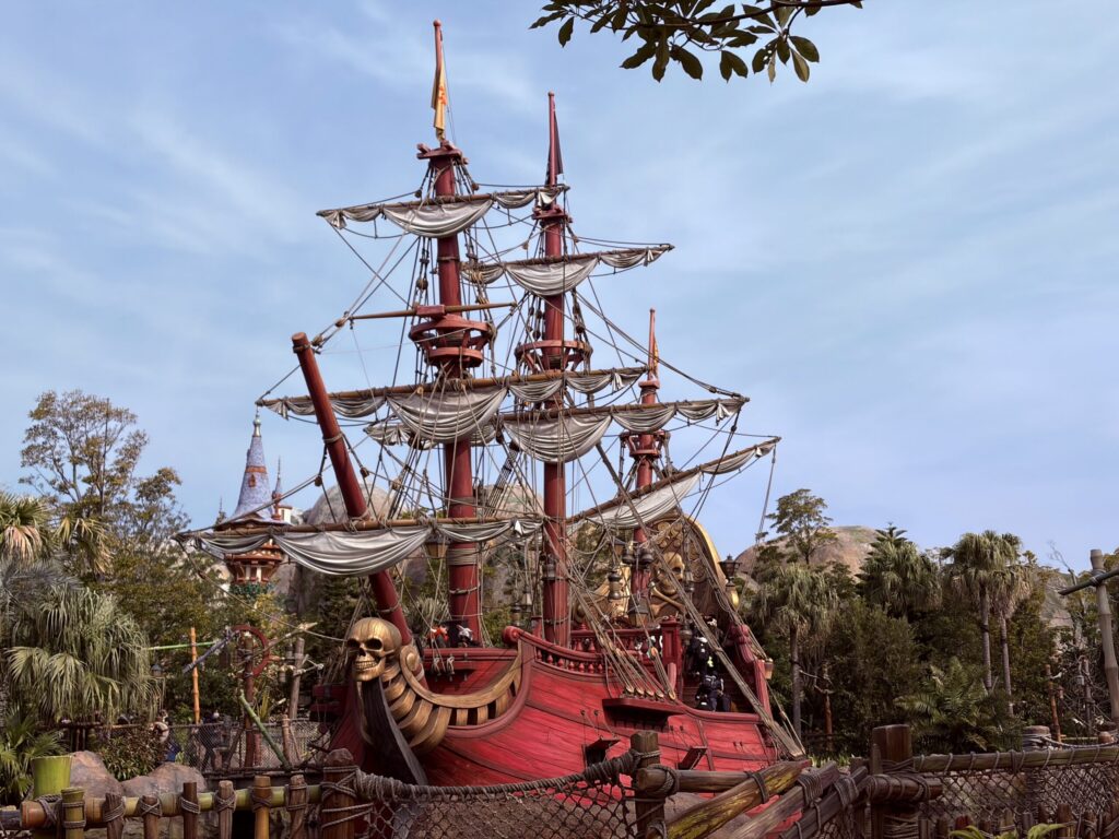 ピーターパン。フック船長の船。カッコイイ