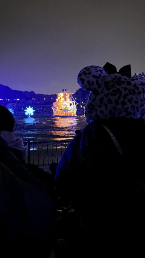 ピーターパンが乗った船が現れた