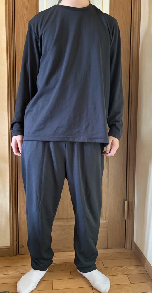 メンズLL。細身の男性が着ると余裕がある